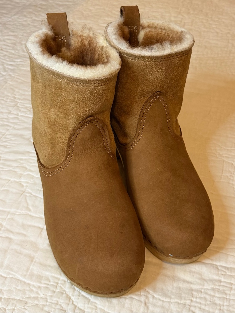 No. 6 Pull-On Shearling Suede Leather Mid-Heel Clog Boots Tan (Size 39-8/8.5)